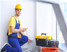 万柏林九丰路下元公交停车场正在筹建充电站